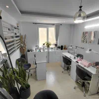 استخدام و اجاره میز ناخن به ناخنکار پر مشتری