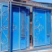 سه عدد درب پارکینک یا حیاط