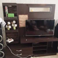 یک عدد میز تلویزیون درحدفوری فوری