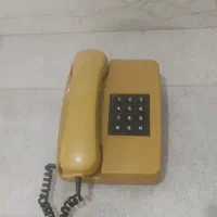 سه عدد تلفن رومیزی