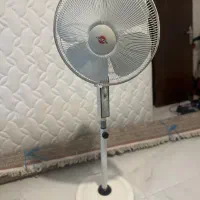 پنکه پارس خزر ایستاده
