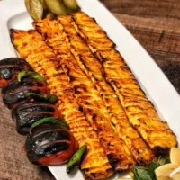 آشپزی و تخت کاری سیار برای شیفت شب همکاری میکنم