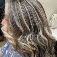 سالن زیبایی و اموزشگاه