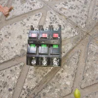 کلید مینیاطوری