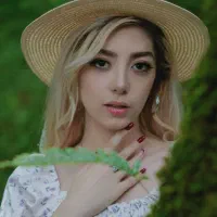 عکاسی و فیلمبرداری با عکاس خانوم