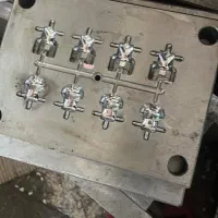 قالب/اسباب بازی/دورا/تولید