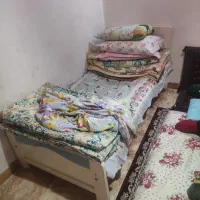 تخت چوبی نوجوان