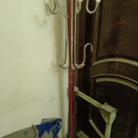 یک عدد جالباسی به فروش میرسد