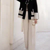 دنیای رنگی رزا