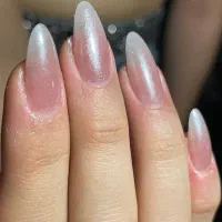 آموزش و کاشت ناخن برای مشتری