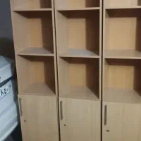 3عدد کتاب‌خانه