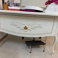 میز کلاسیک سفید