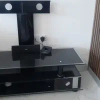 میز تلویزیون شیشه ای