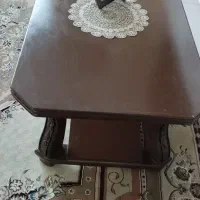 میز  چوب قدیمی و پایه ها کنده کاری شده