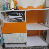میز کنار تخت