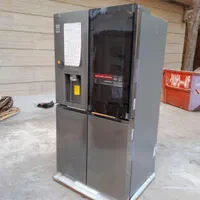 کارگر باربری تنها حمل اثاث یخچال ساید مبل تخلیه