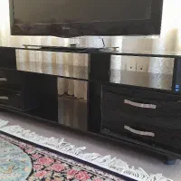 فروش 2عدد میز تلویزیون شیشه ای