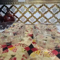تعدادی ظروف چینی