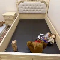 تخت و پاتختی