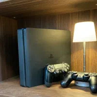 Ps4 slim 1T کپی خور دو دسته اصلی در حد نو