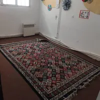 مکان جهت آموزشی دارای ۴ اتاق و آشپز خانه ی بزرگ