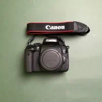 دوربین کانن D۷۵۰