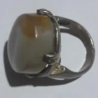 انگشتر با رکاب غیر نقره. با نگینی قشنگ