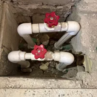 تاسیسات/لوله کشی سرد و گرم/رفع نم رطوبت سرویس