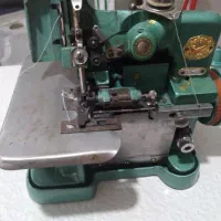 سردوز پروانه با میز کار و جعبه ابزار
