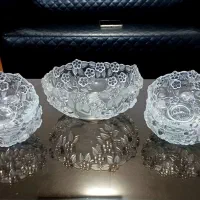 تعدادی ظروف تو با جعبه