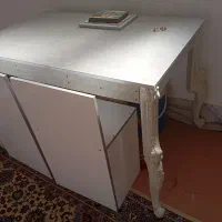 میز و صندلی ۴ نفره تمیز واسه همه جا استفاده میشه