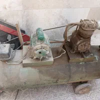 پمپ باد .چرخ خیاطی صنعتی .یخچال ایستاده نوشابه