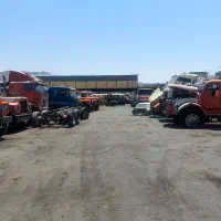 اسقاط سنگین ، نیسان تناژ بالاوپایین. سواری وتاکسی