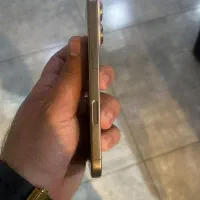 گوشی ایفون 16pro در حد اک