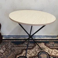 میز خاطره همراه با گل وگلدان
