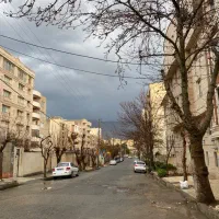 ۲۰۰ متر / چهار واحدی / جنوبی / قابل سکونت