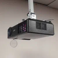 ویدیوپروژکتور مدرسه