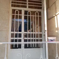 درب ورودی سالن
