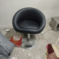 دو عدد صندلی ۱ پاراوان ۱ رول پد اپیلاسیون و ۱ بوفه