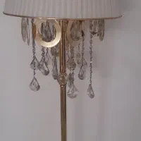 آباژورایستاده