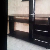 میز زیر تلویزیون