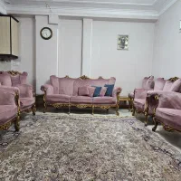 مبلمان کلاسیک ۹ نفره با سه عسلی ویک میز جلومبلی