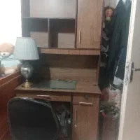 کتابخانه ومیزتحریر