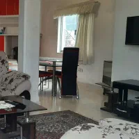 یک خواب تمیز  بزرگ  تراس دار   حیاط