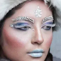 مدل داوطلب برای میکاپ