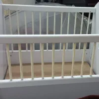 تخت  کنار مادر نوزاد برند آپادانا