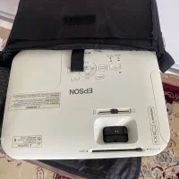 ویدیو پروژکتور با پرده برقی