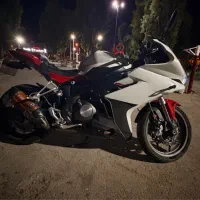 بنلی ۳۰۰ ریس مدل ۱۳۹۹