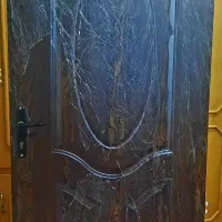 در اتاق خواب چوبی