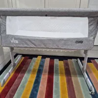 تخت کنار مادر